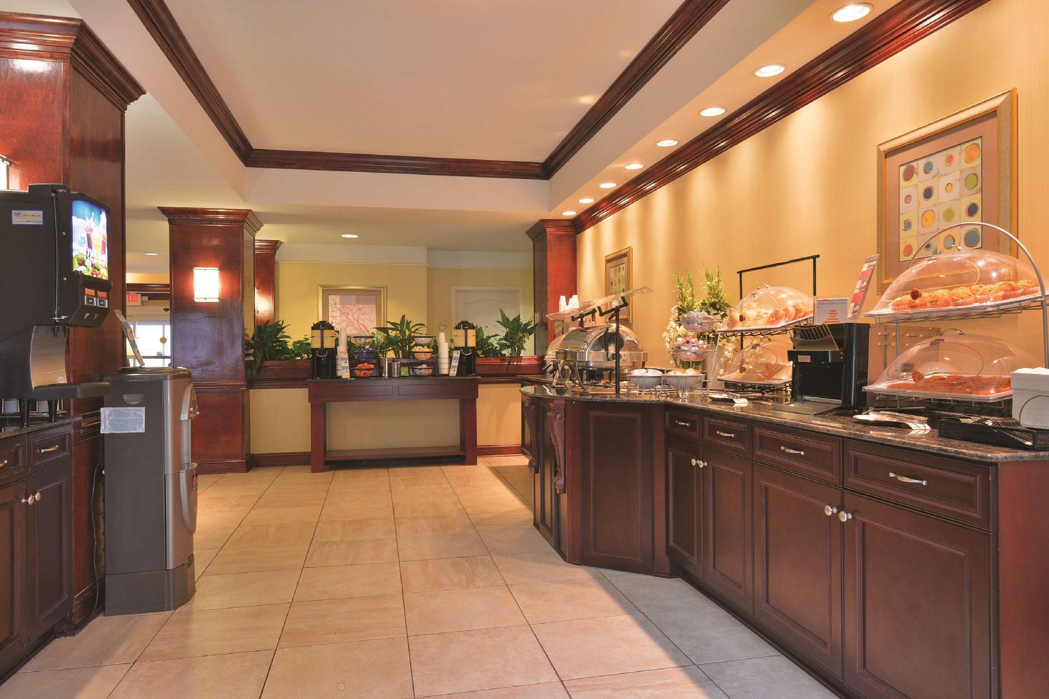 La Quinta By Wyndham Savannah Airport - Pooler Exterior photo